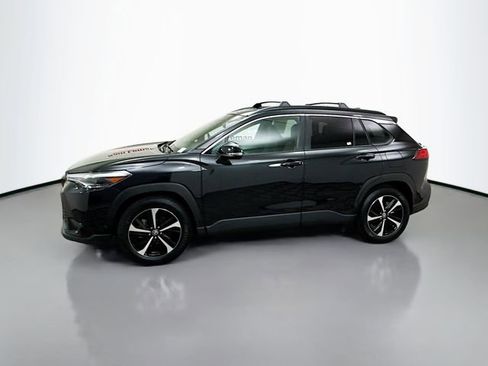 Used 2024 Toyota Corolla Cross XSE w/ Convenience Package image 4