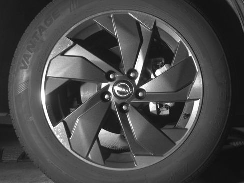Used 2025 Nissan Rogue SV AWD/4WD image 13