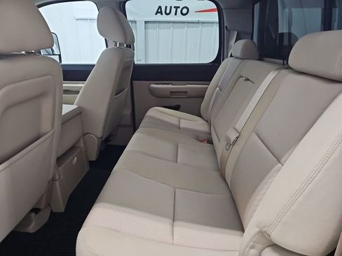 Used 2011 Chevrolet Silverado 2500 LT w/ Interior Plus Package RWD image 19