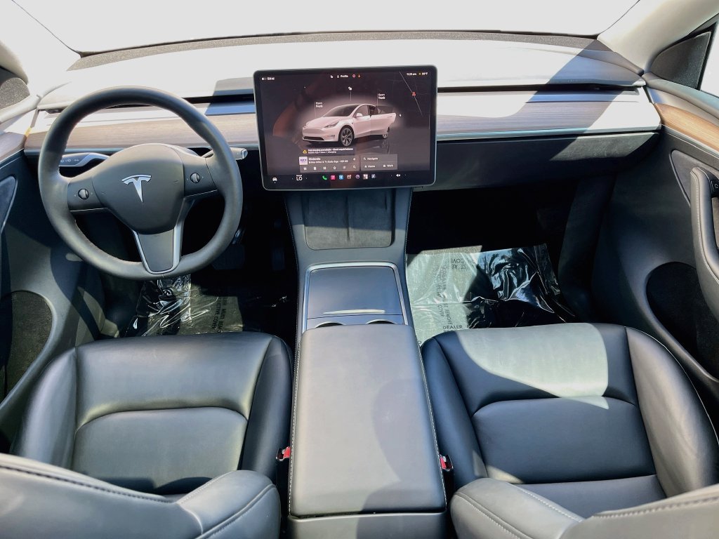 Used 2025 Tesla Model Y Long Range AWD/4WD image 22