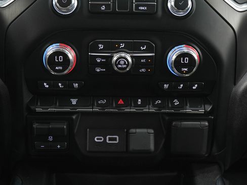 Used 2023 GMC Sierra 2500 AT4 AWD/4WD image 19