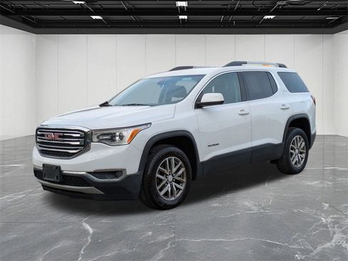 Used 2017 GMC Acadia SLE image 1