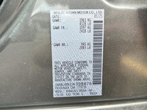 Used 2025 Nissan Altima 2.5 SV FWD image 28