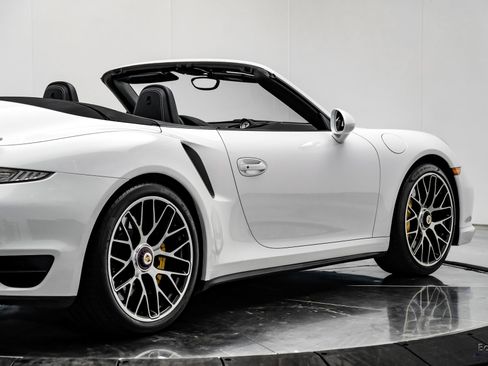 Used 2016 Porsche 911 Turbo S image 22