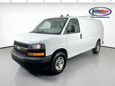 Used 2022 Chevrolet Express 2500 w/ Driver Convenience Package RWD image 4