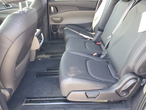 New 2026 Kia Carnival SX image 21
