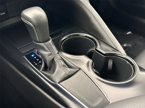 Used 2018 Toyota Camry SE w/ Convenience Package FWD image 25