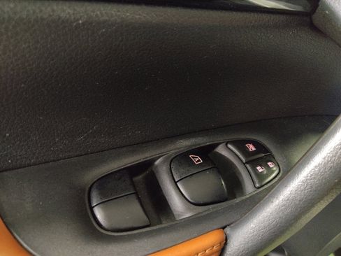 Used 2018 Nissan Rogue SL w/ Premium Package image 27