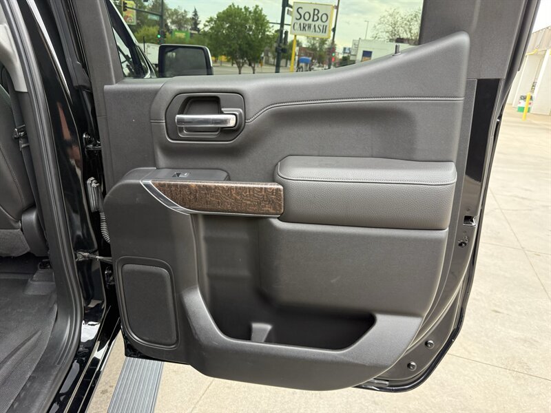 Used 2019 GMC Sierra 1500 Denali w/ Technology Package AWD/4WD image 18