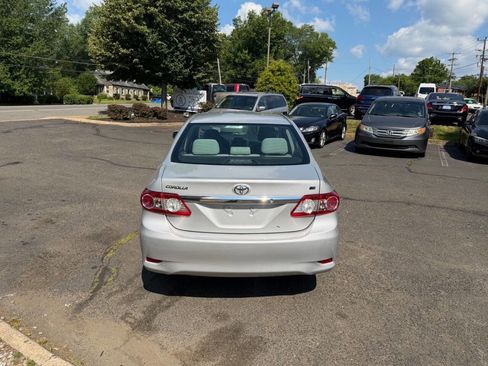 Used 2013 Toyota Corolla LE FWD image 6