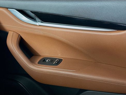 Used 2022 Maserati Levante Modena image 16