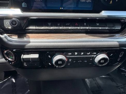 Used 2025 Chevrolet Silverado 2500 LT w/ Convenience Package AWD/4WD image 18