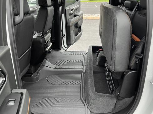 Used 2024 GMC Sierra 1500 AT4 w/ Technology Package image 18