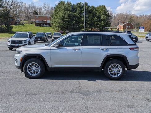 New 2026 Jeep Grand Cherokee Laredo X image 8