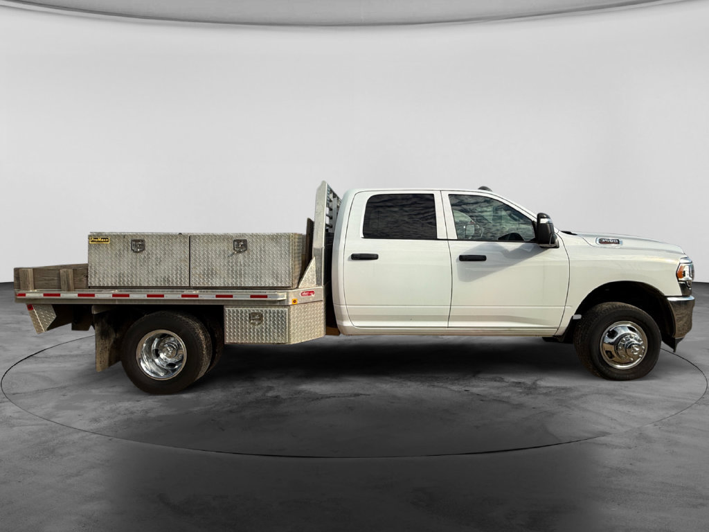 Used 2024 RAM 3500 Tradesman w/ Chrome Appearance Group AWD/4WD image 10