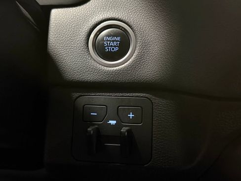 Used 2024 Toyota Tundra Limited AWD/4WD image 18