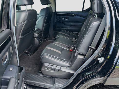 Certified 2025 Honda Pilot EX-L image 24