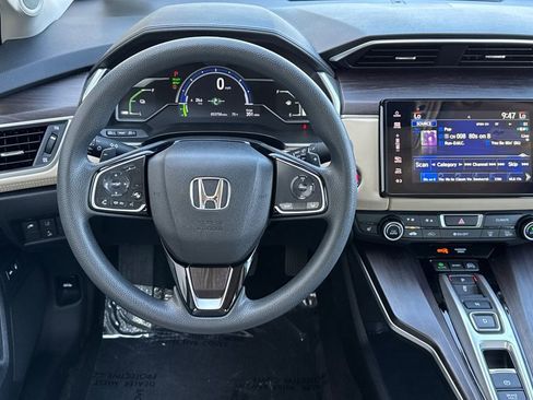 Certified 2020 Honda Clarity Plug-In Hybrid image 18