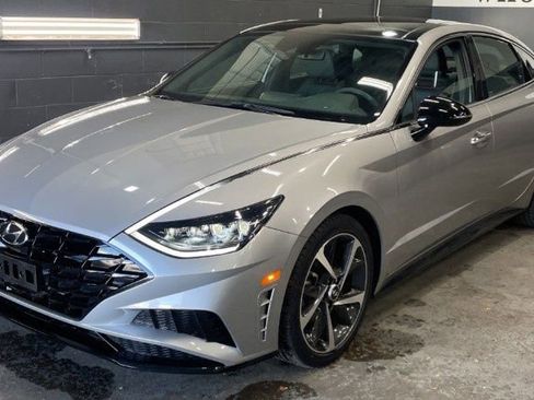 Used 2023 Hyundai Sonata SEL Plus FWD image 2