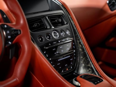 Used 2019 Aston Martin DBS Superleggera image 61