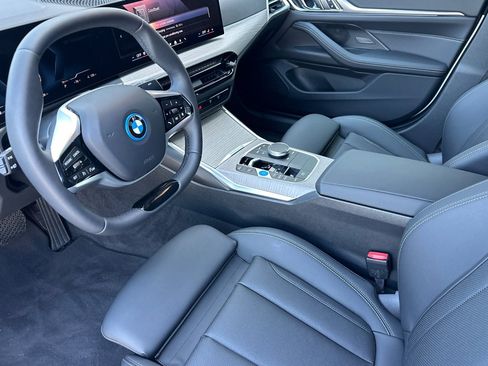 Used 2025 BMW i4 eDrive40 image 11