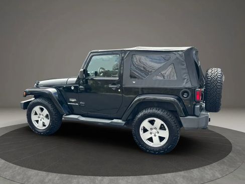 Used 2011 Jeep Wrangler Sahara w/ Dual Top Group AWD/4WD image 8