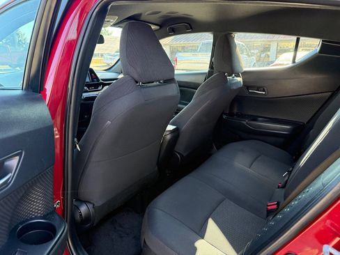 Used 2018 Toyota C-HR XLE FWD image 13