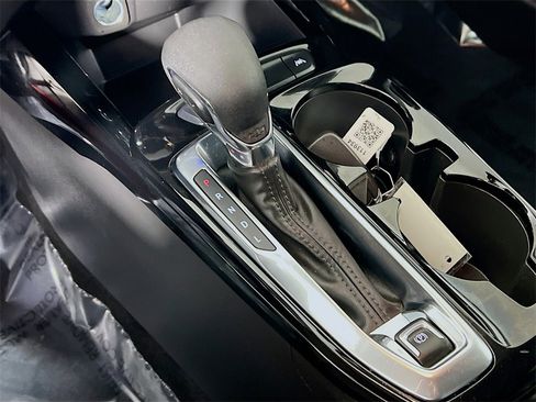 Used 2024 Chevrolet Trax LT image 16