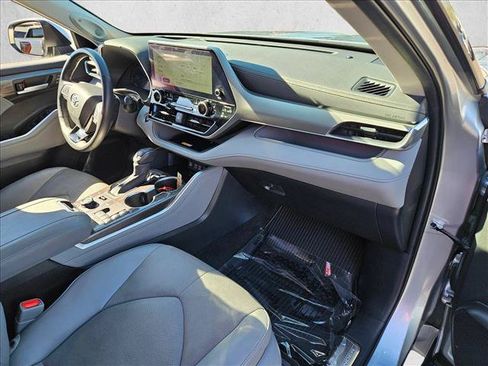 Used 2023 Toyota Highlander Platinum AWD/4WD image 21