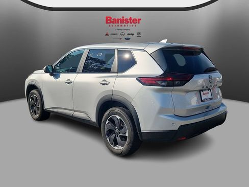 Used 2025 Nissan Rogue SV FWD image 6