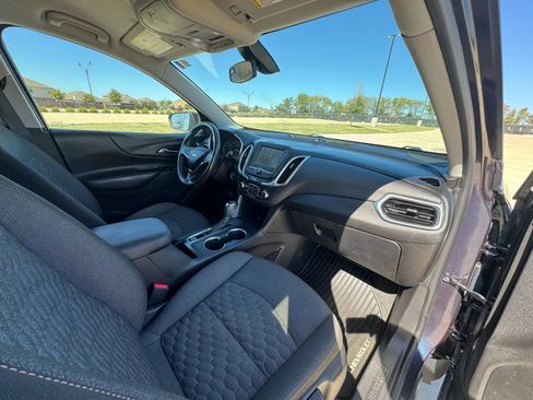 Used 2018 Chevrolet Equinox LT FWD image 36