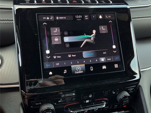 New 2025 Jeep Grand Cherokee Altitude RWD image 43