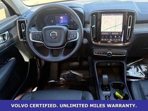 Certified 2025 Volvo XC40 B5 Core image 14