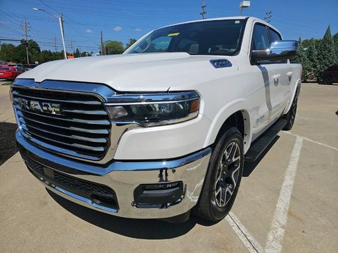 Used 2025 RAM 1500 Laramie AWD/4WD image 9