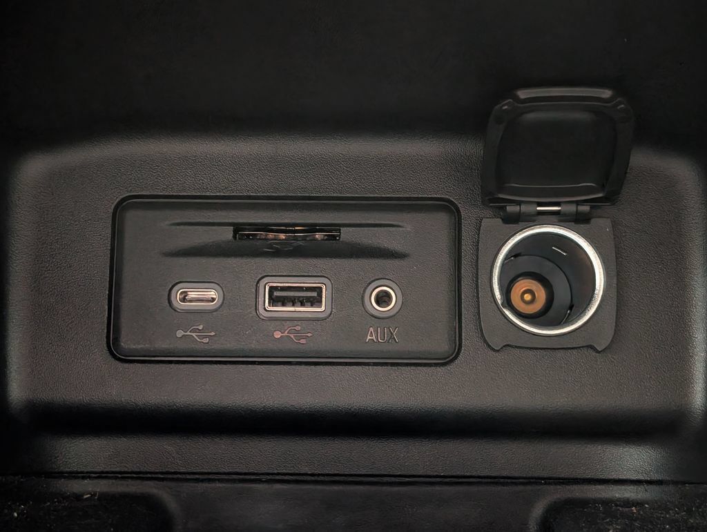 Used 2020 Chevrolet Equinox Premier FWD image 36