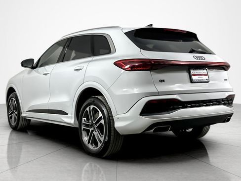 Used 2025 Audi Q5 Premium Plus w/ Premium Plus AWD/4WD image 3