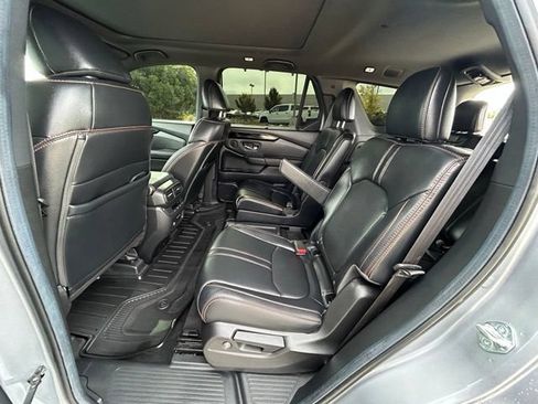 Used 2025 Honda Pilot TrailSport image 25