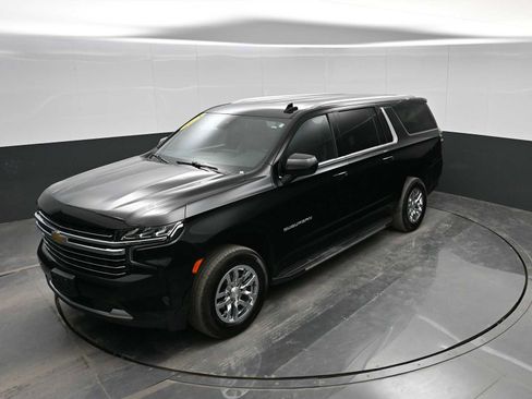 Used 2024 Chevrolet Suburban LT image 31