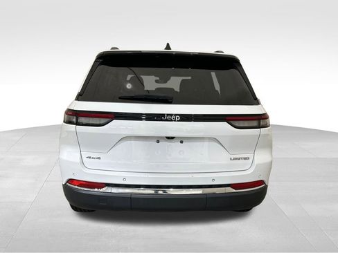 Used 2023 Jeep Grand Cherokee Limited image 4