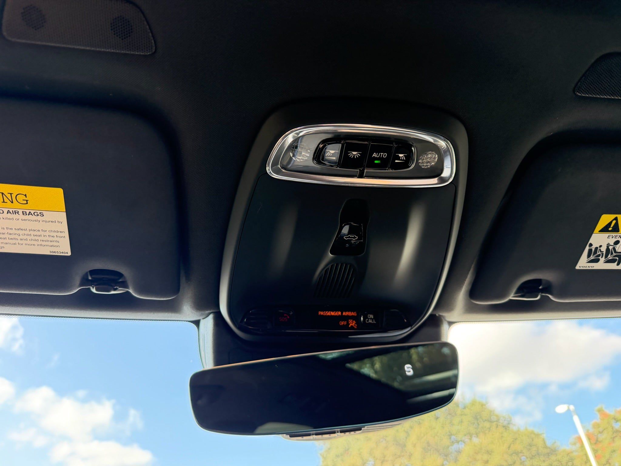 Used 2019 Volvo XC60 T5 R-Design w/ Protection Package Premier FWD image 22