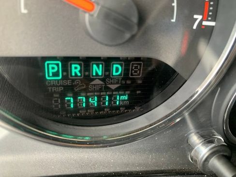 Used 2018 Jeep Wrangler Unlimited Sahara w/ Connectivity Group AWD/4WD image 17