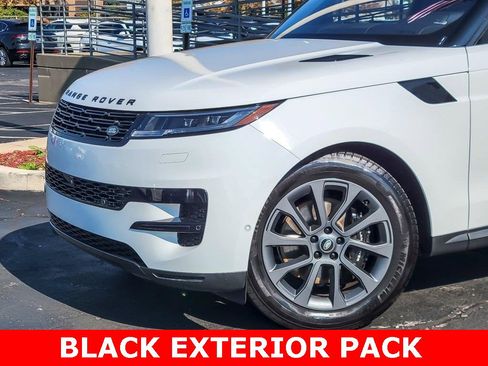 Used 2023 Land Rover Range Rover Sport SE image 2