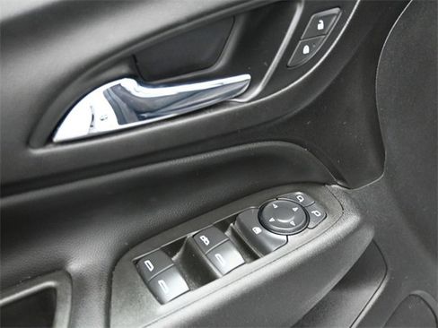 Used 2020 Chevrolet Equinox LT image 21