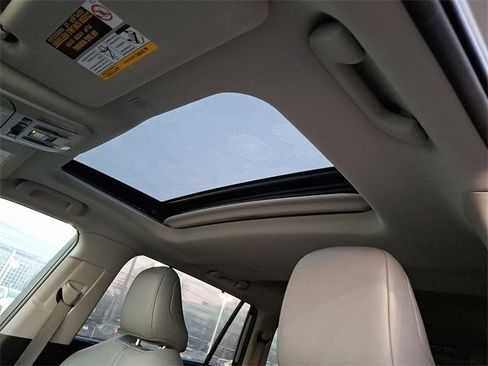 Certified 2021 Toyota Highlander XLE image 20