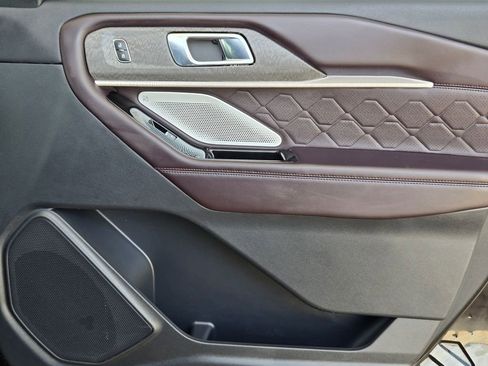 Used 2025 Ford Explorer Platinum w/ LUX Leather Package image 30