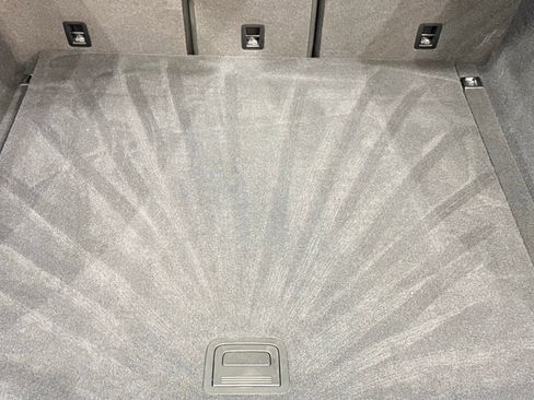 Used 2025 Porsche Cayenne Coupe image 33