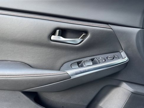 New 2025 Nissan Sentra SR image 8