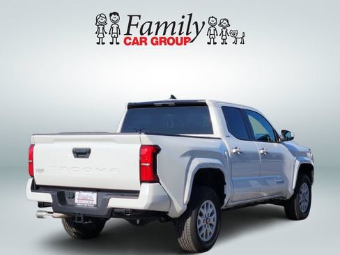 Used 2025 Toyota Tacoma SR5 RWD image 4