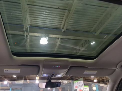 Used 2021 Volkswagen Atlas SE w/ Panoramic Sunroof Package AWD/4WD image 14