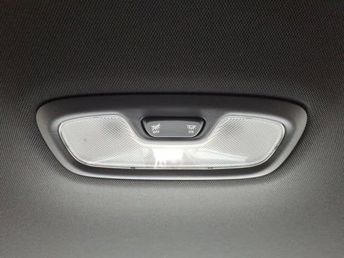 Used 2025 Chevrolet Trax RS w/ Driver Confidence Package FWD image 26